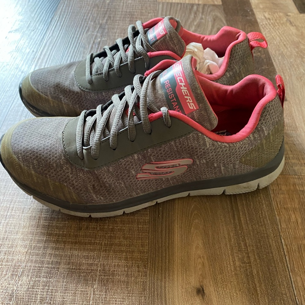 Skechers Women's Olive and Pink Sneakers